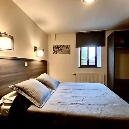 La Boule D'Or Hotell Pouzauges Eksteriør bilde