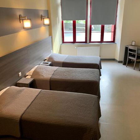 La Boule D'Or Hotell Pouzauges Eksteriør bilde
